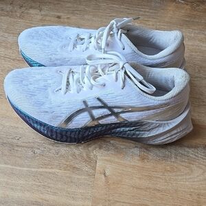 ASICS NOVABLAST 3 PLATINUMWomen’s Running Shoes Sz 10